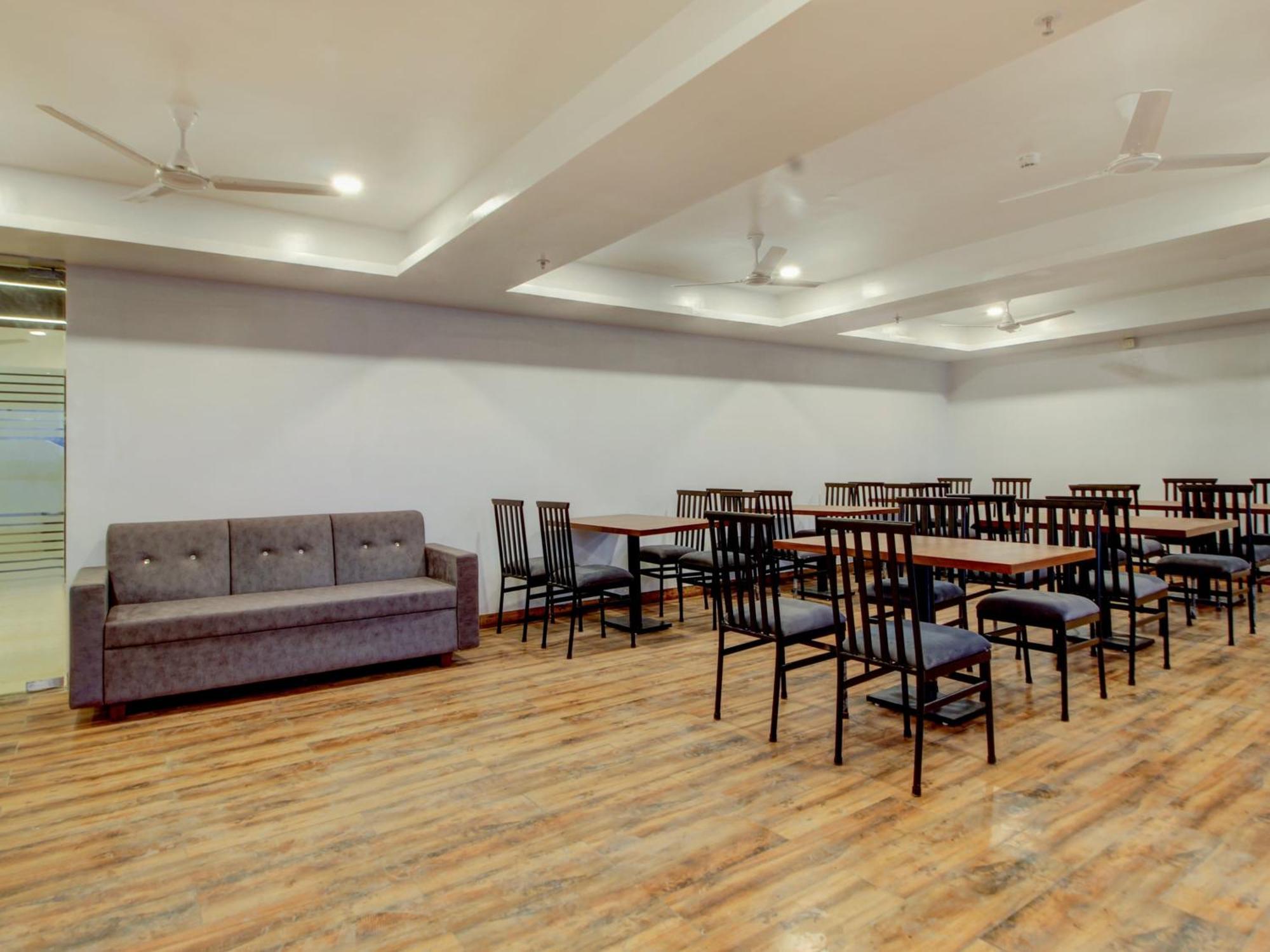Townhouse Madgaon Hotel Raia Buitenkant foto